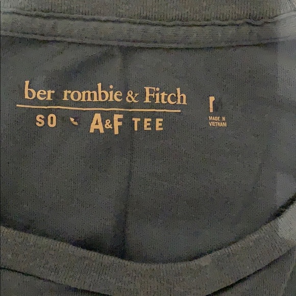 Medium light blue Abercrombie and Fitch soft tee. - Picture 4 of 4